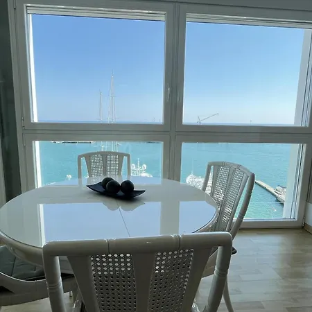 Explanada Cervantes Denia